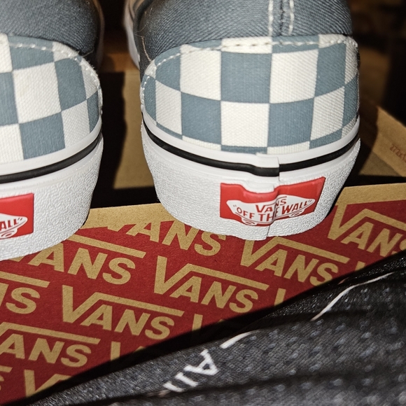 Vans slip ones never worn,5.0mens 6.5 women Color theory checkerboard. Slip O - Picture 6 of 7